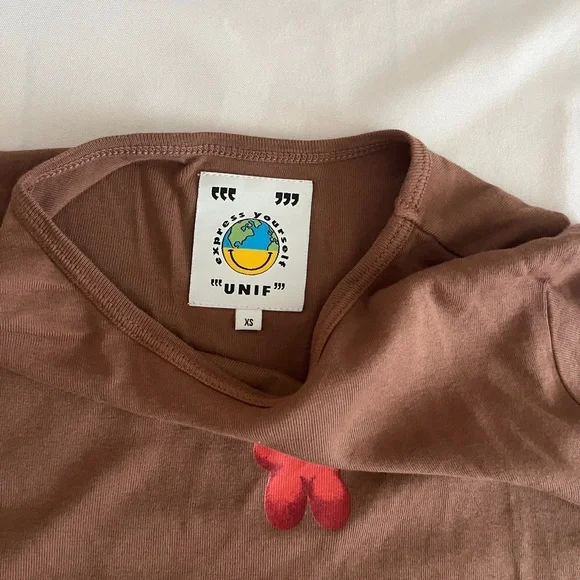 UNIF Brown Tee with Red Design - Picture 2 of 3